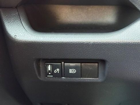Used 2021 Toyota RAV4 XLE FWD image 29