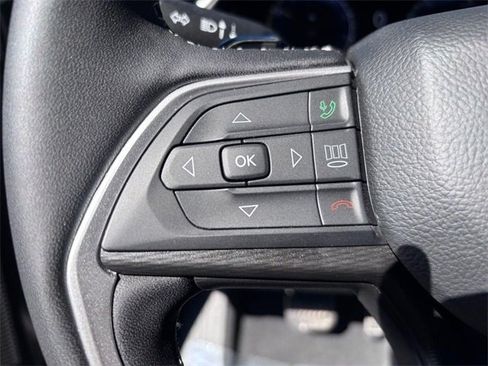 Used 2025 Jeep Grand Cherokee Altitude image 18