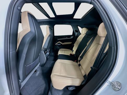 New 2026 Porsche Cayenne AWD/4WD image 24