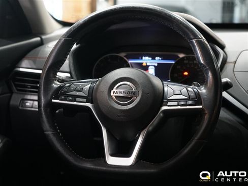 Used 2019 Nissan Altima 2.5 SR FWD image 18