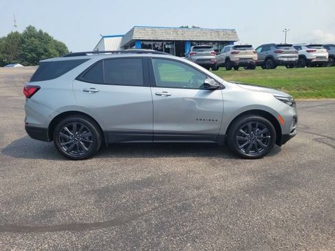 Used 2024 Chevrolet Equinox RS AWD/4WD image 4