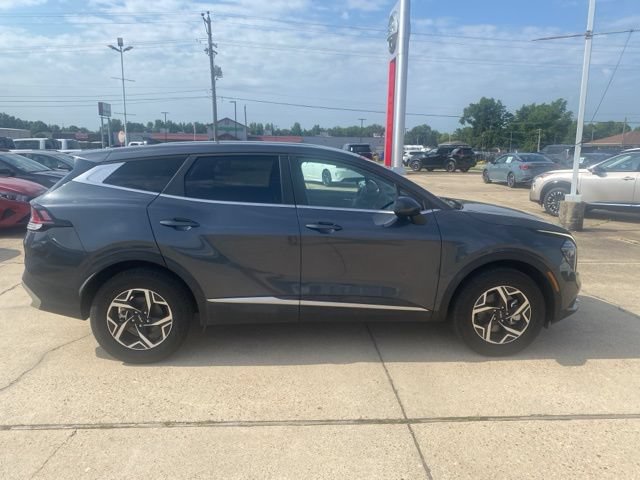Used 2024 Kia Sportage LX AWD/4WD image 7