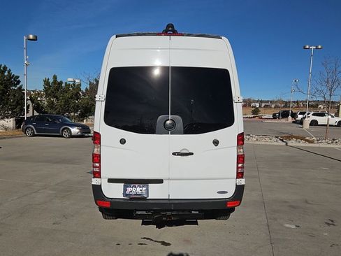 Used 2014 Mercedes-Benz Sprinter 2500 image 7
