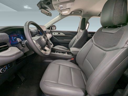 New 2026 Ford Explorer Active w/ Active Comfort Package image 4