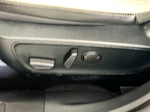 Used 2020 Ford Escape Titanium w/ Titanium Premium Package 2.0 image 15