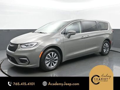 Used 2022 Chrysler Pacifica Touring-L