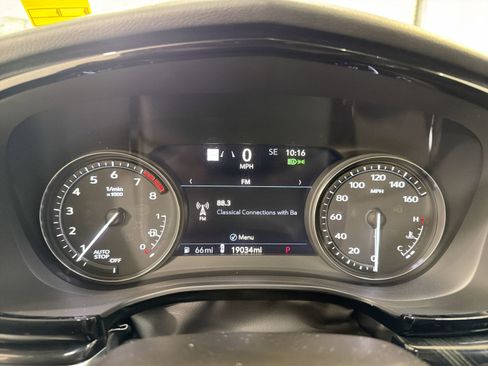 Used 2024 Cadillac XT6 Premium Luxury w/ Technology Package image 16