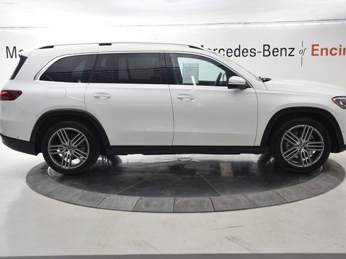 Used 2025 Mercedes-Benz GLS 450 4MATIC image 7