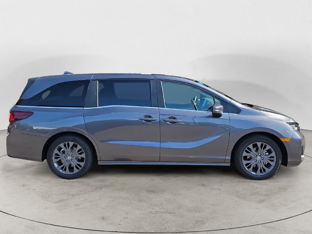 Certified 2026 Honda Odyssey Touring image 4