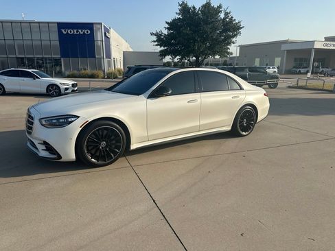Used 2023 Mercedes-Benz S 580 4MATIC Sedan image 2