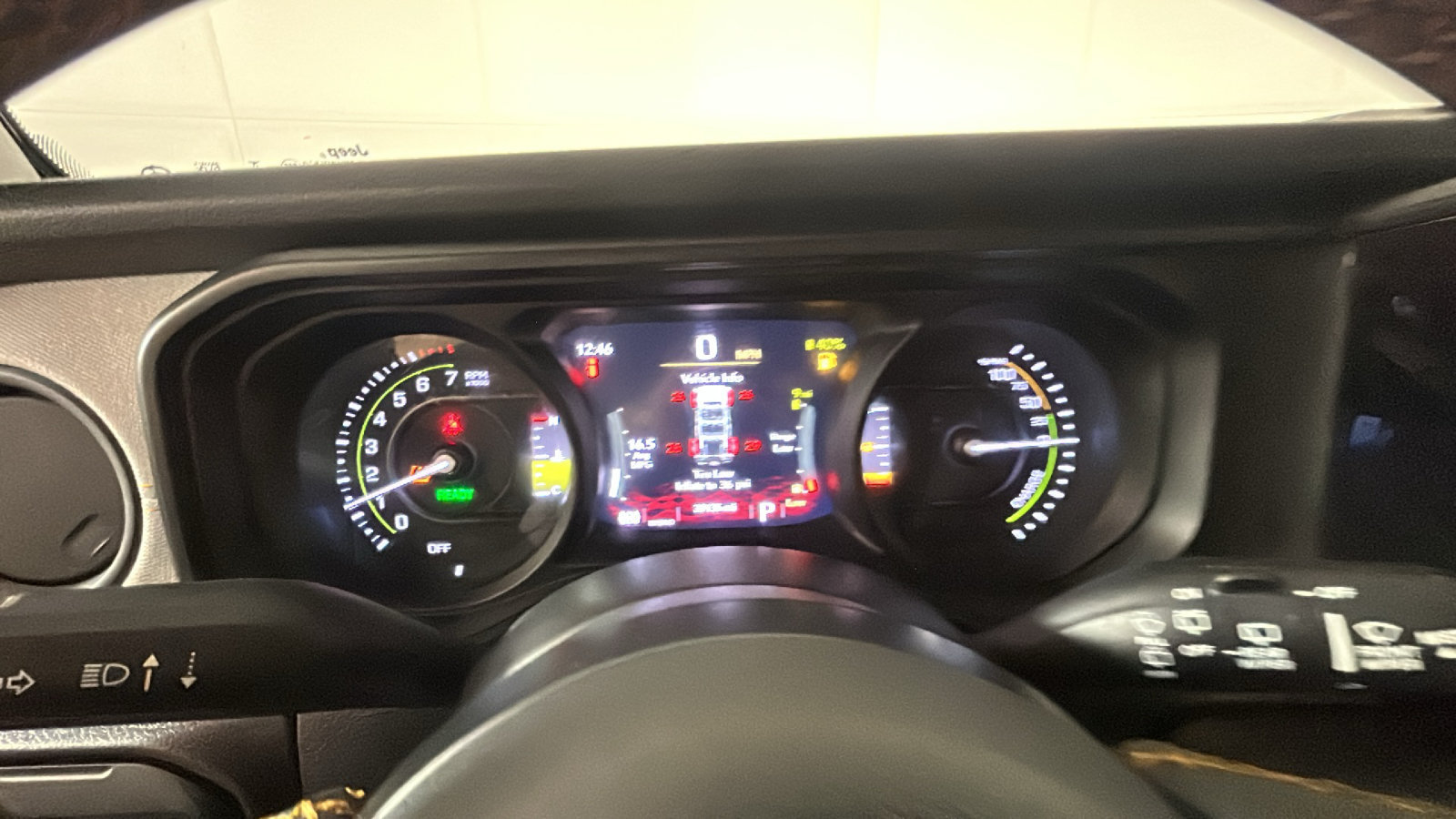 Used 2024 Jeep Wrangler Unlimited w/ Convenience Group AWD/4WD image 21