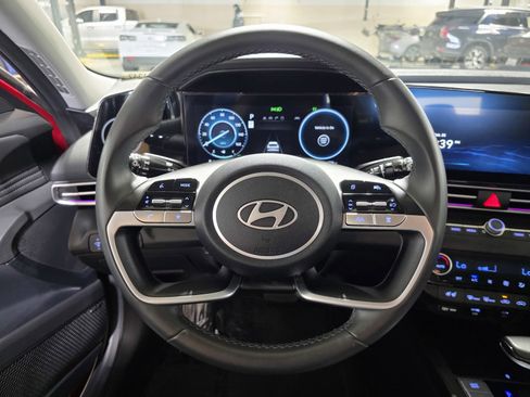 Certified 2025 Hyundai Elantra Limited image 31