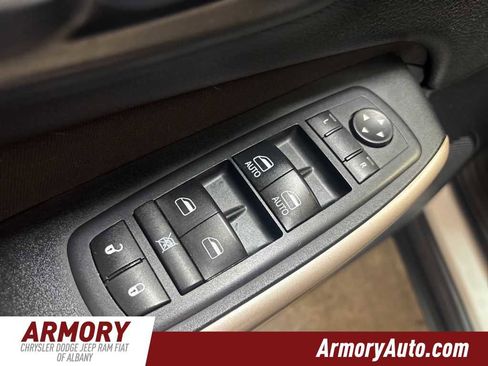 Used 2017 Jeep Cherokee Latitude image 8