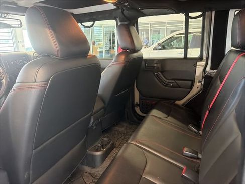 Used 2017 Jeep Wrangler Unlimited Rubicon AWD/4WD image 13