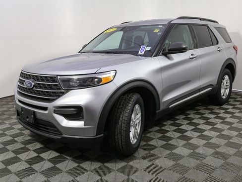 Used 2022 Ford Explorer XLT image 5