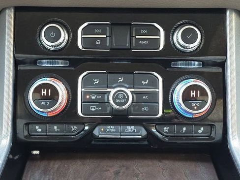 Used 2021 GMC Yukon Denali w/ Denali Premium Package image 45