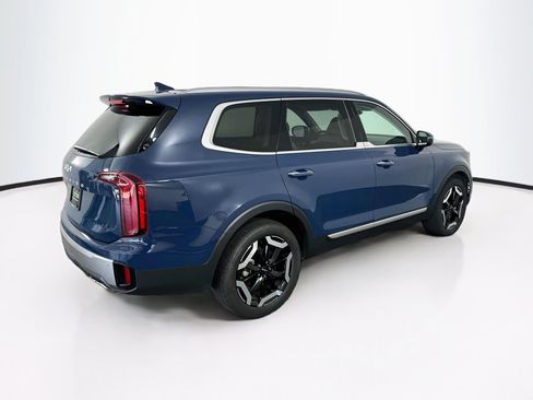 Used 2025 Kia Telluride S FWD image 9