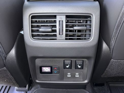 Used 2026 Nissan Rogue Platinum w/ Platinum Premium Package AWD/4WD image 32
