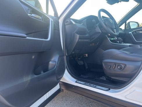 Used 2024 Toyota RAV4 XSE image 9