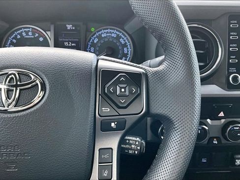 Used 2023 Toyota Tacoma TRD Off-Road image 11