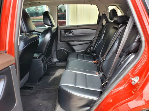 Used 2023 Nissan Rogue SV w/ SV Premium B Package FWD image 27