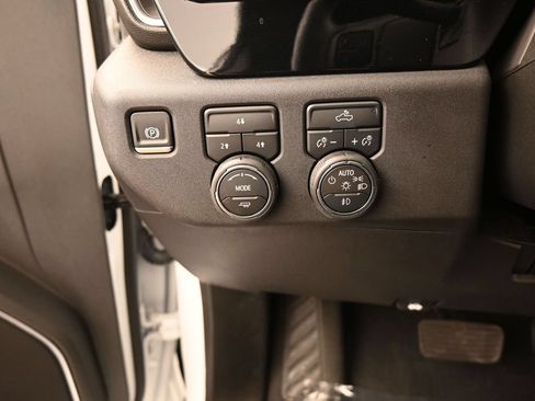 Used 2025 Chevrolet Silverado 2500 LT w/ Convenience Package AWD/4WD image 34