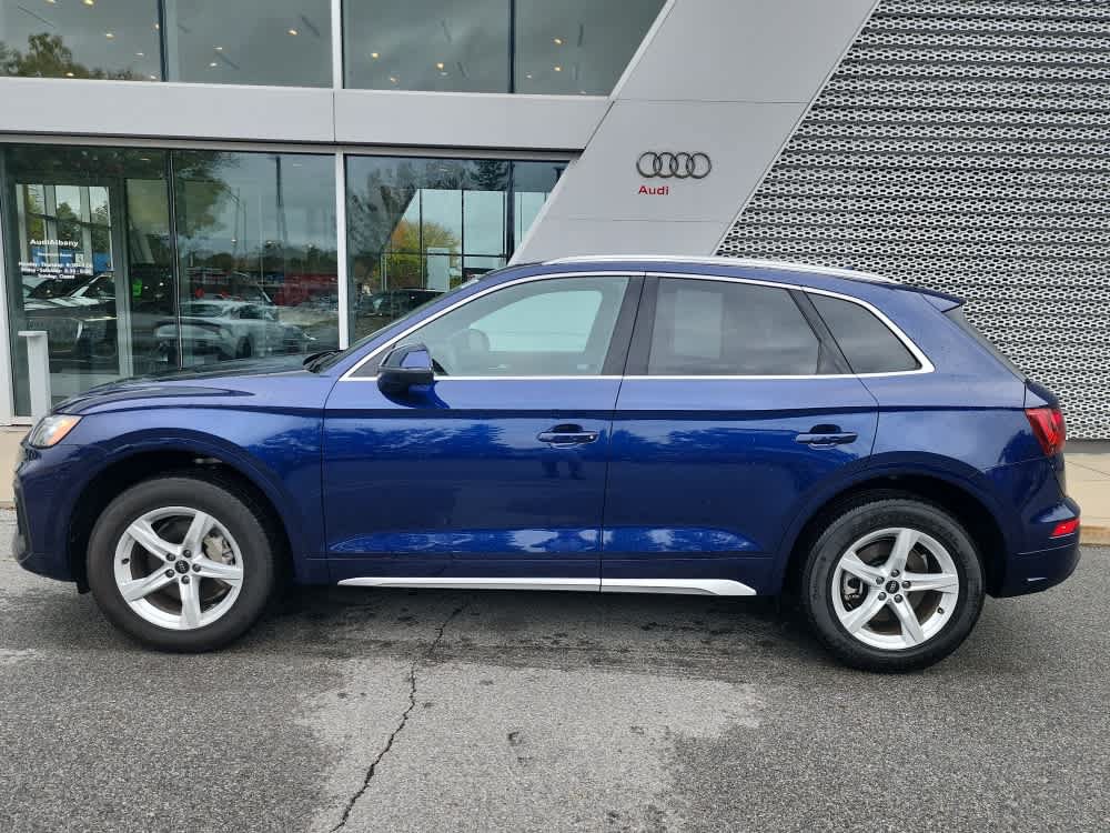 Used 2024 Audi Q5 2.0T Premium w/ Convenience Package AWD/4WD image 2