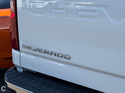 Certified 2022 Chevrolet Silverado 2500 LT w/ Convenience Package AWD/4WD image 11