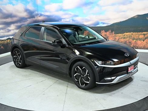 Used 2024 Hyundai Ioniq 5 SEL RWD image 2