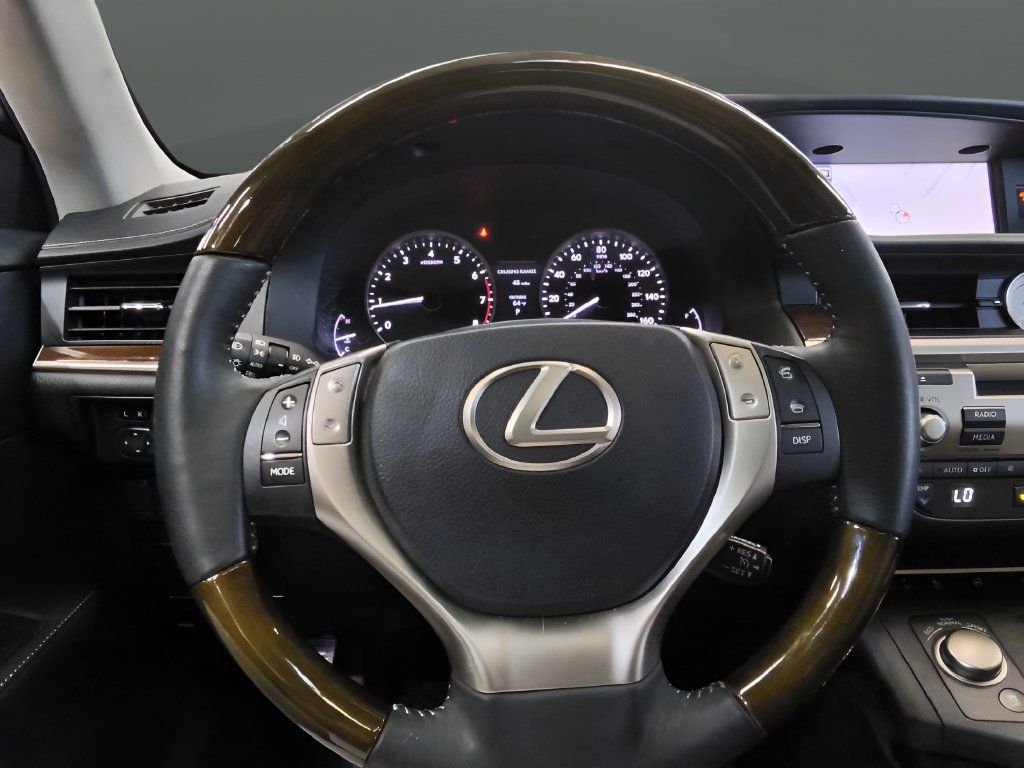 Used 2014 Lexus ES 350 w/ Luxury Package FWD image 14