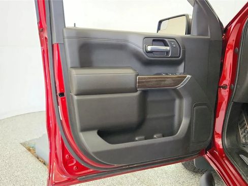 Used 2022 Chevrolet Silverado 1500 LT w/ Z71 Off-Road Package AWD/4WD image 27