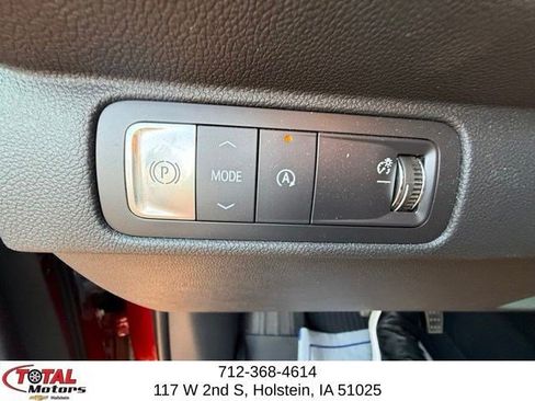 Used 2024 Chevrolet Traverse LT w/ LPO, Floor Liner Package FWD image 19