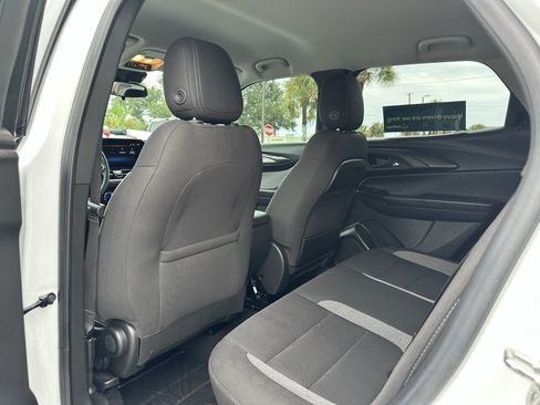 Certified 2024 Chevrolet TrailBlazer LT w/ LT Cold Weather Package FWD image 14