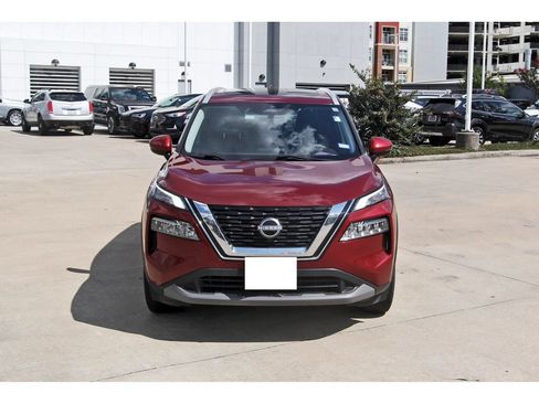 Used 2022 Nissan Rogue SV w/ SV Premium Package FWD image 2