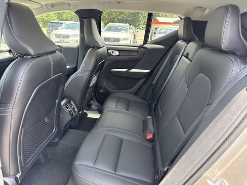 Used 2024 Volvo XC40 B5 Plus w/ Protection Package Premier AWD/4WD image 8