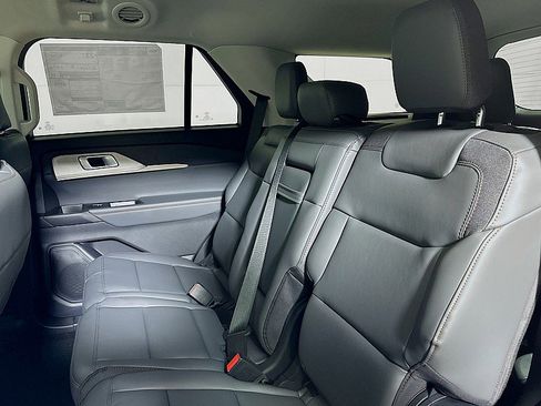 New 2026 Ford Explorer Active w/ Active Comfort Package image 19