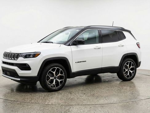 Used 2025 Jeep Compass Limited image 3