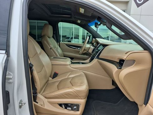 Used 2018 Cadillac Escalade Platinum image 50
