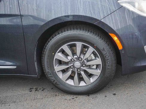 Used 2019 Chrysler Pacifica Limited w/ Advanced Safetytec Group image 10
