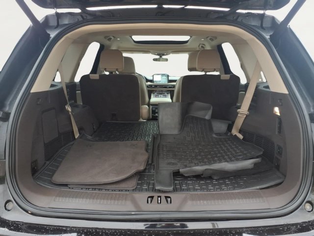Used 2021 Lincoln Aviator Reserve w/ Equipment Group 201A AWD/4WD image 22