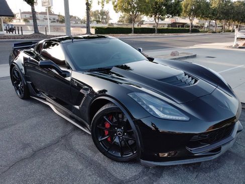 Used 2016 Chevrolet Corvette Z06 w/ 3LZ Preferred Equipment Group RWD image 2