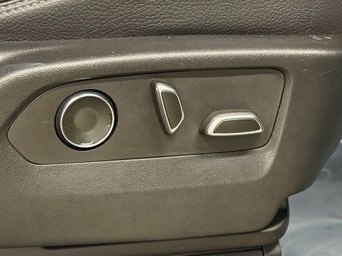 Certified 2023 GMC Yukon Denali image 28