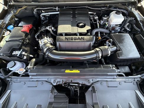 Used 2025 Nissan Frontier SV AWD/4WD image 17