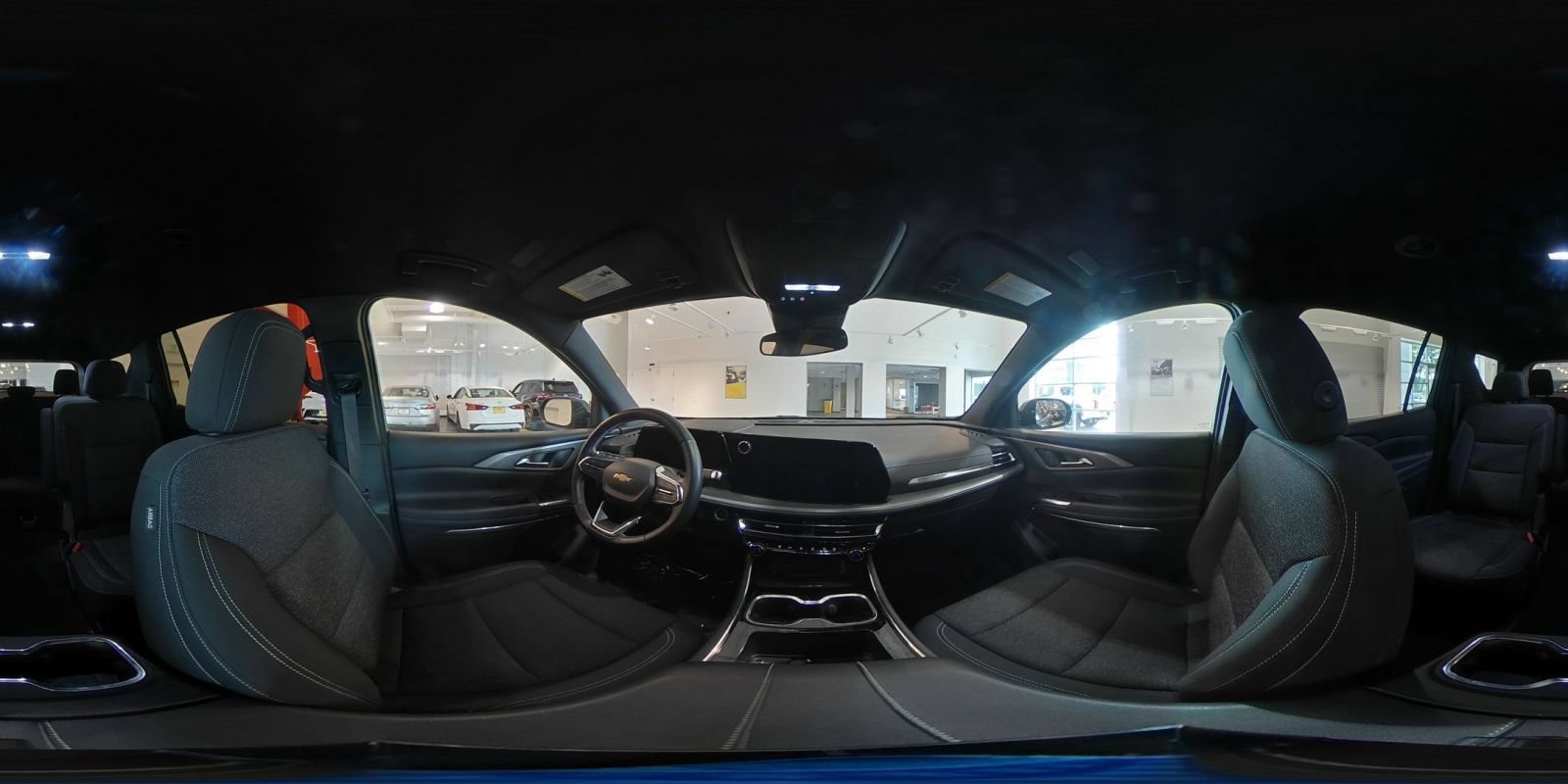 Used 2025 Chevrolet Traverse LT FWD image 44