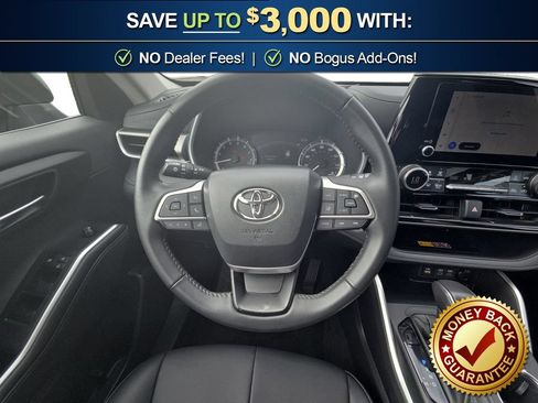 Used 2025 Toyota Highlander XLE AWD/4WD image 18