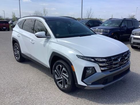 Used 2025 Hyundai Tucson Limited image 3