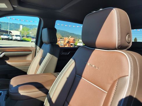 New 2026 GMC Sierra 1500 Denali w/ Denali Reserve Package AWD/4WD image 12