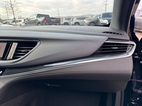 Used 2022 Buick Enclave Premium w/ Experience Buick Package image 20