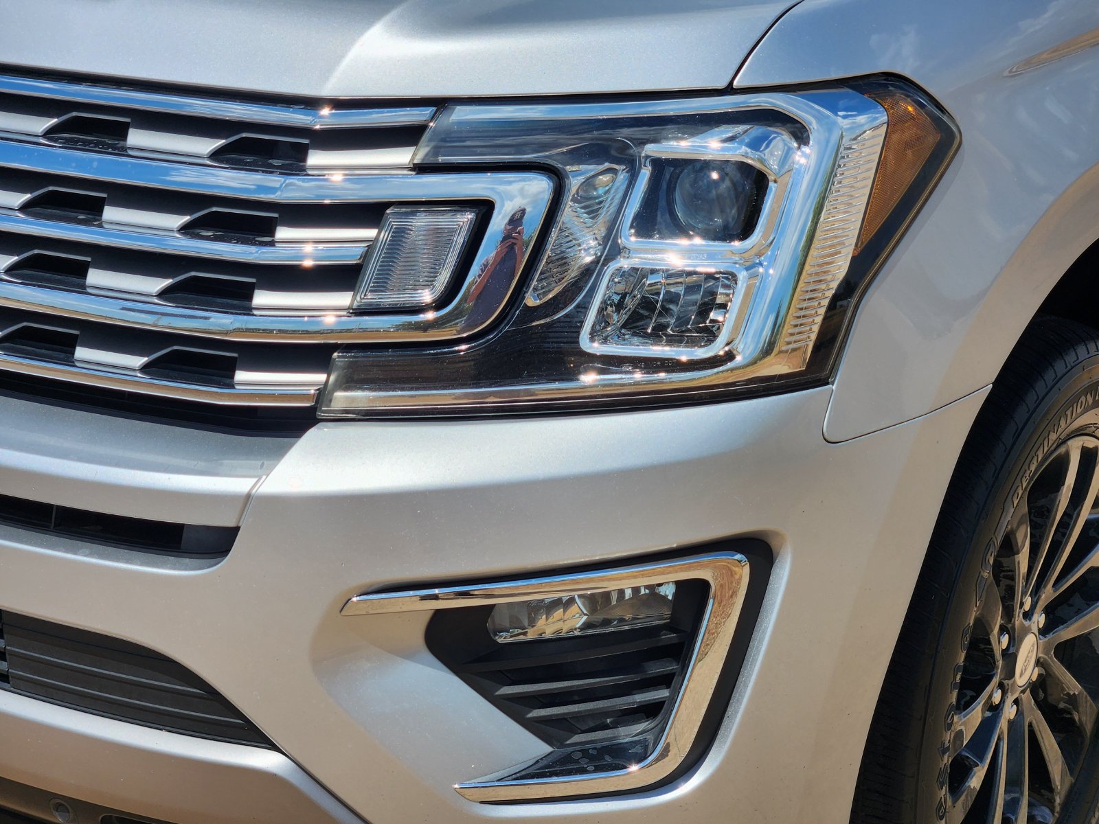 Used 2019 Ford Expedition Max Limited AWD/4WD image 9