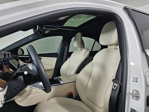 Used 2025 Mercedes-Benz C 300 4MATIC Sedan image 21